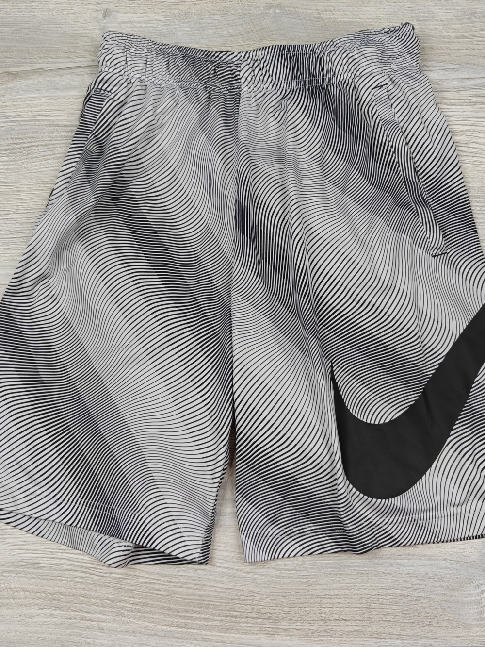 Nike Mens Small Black White Graphic Wave Dri-Fit Athletic Basketball Shorts